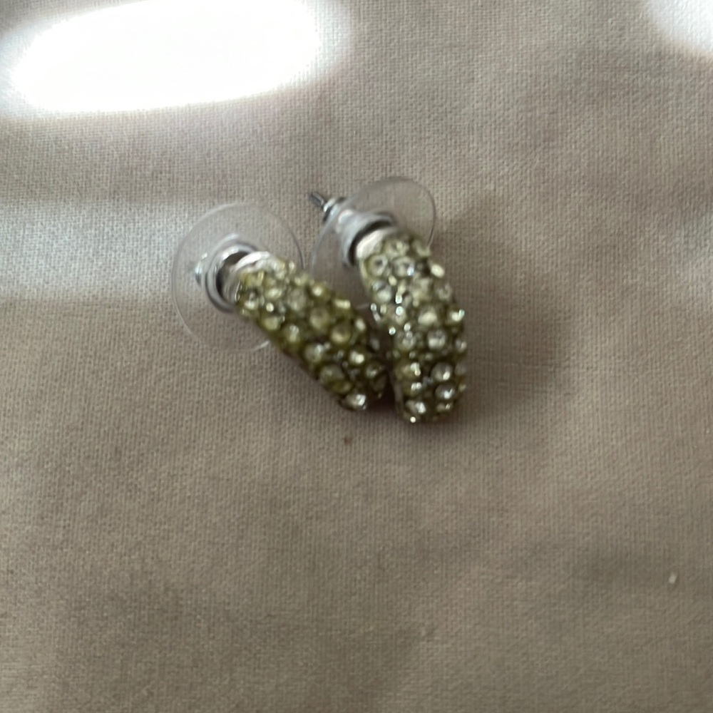 NWOT cubic zirconia silver earrings. Perfect for Mother’s Day!